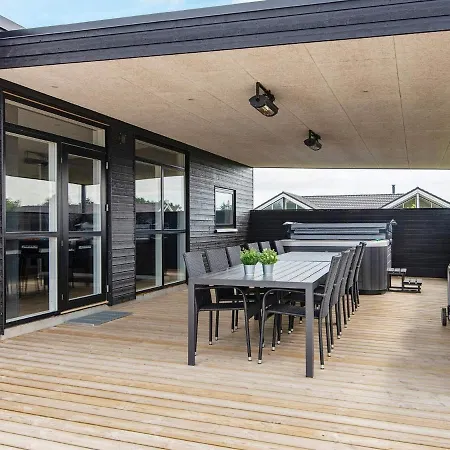 10 Person In N Rre Nebel Holiday home *