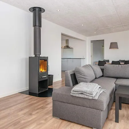 10 Person In N Rre Nebel Holiday home *